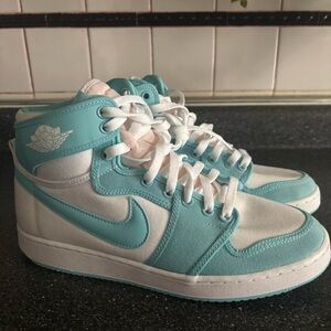 Nike Teal and White Sneakers